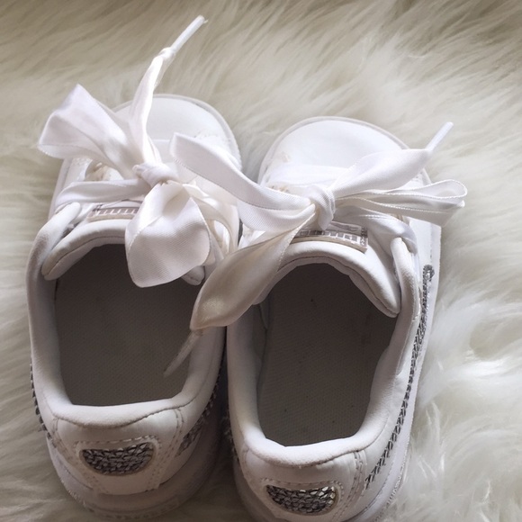 Little Girls Puma Sneakers - Picture 6 of 7